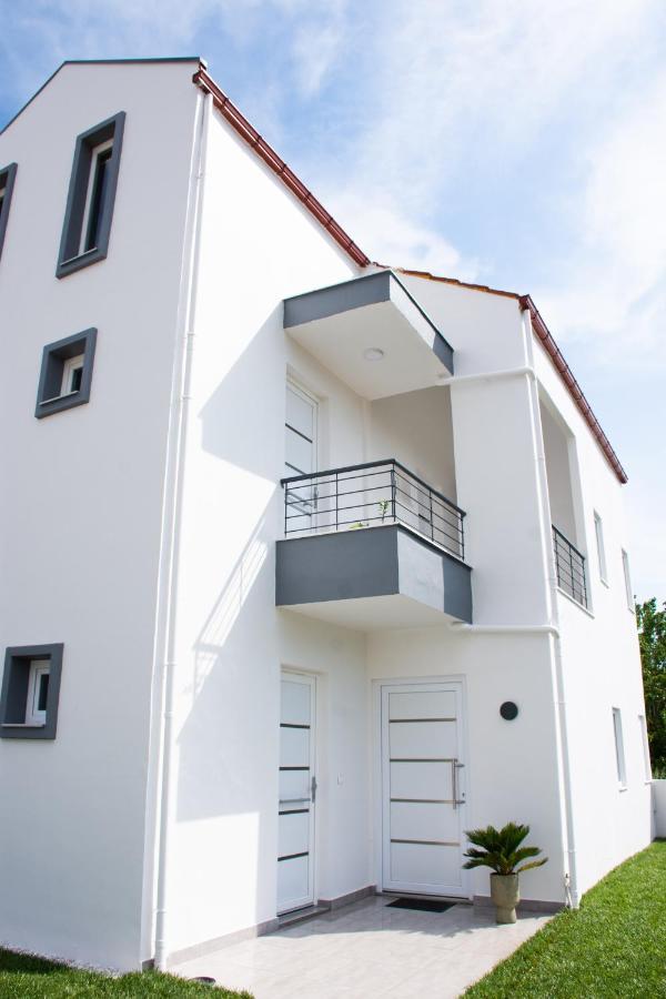 Sithon Diamond Suites 1 ニキティ エクステリア 写真